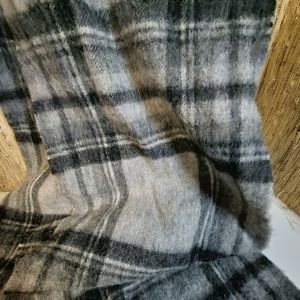 House of Scotland 100% Lambswool Vintage Grey and Black Plaid Men's Scarf